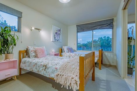 Photo of property in 47 Ruapehu Drive, Fitzherbert, Palmerston North, 4410