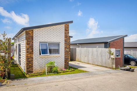 Photo of property in 49a Senator Drive, Manurewa, Auckland, 2105