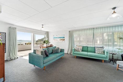 Photo of property in 2 Hardley Avenue, Tindalls Beach, Whangaparaoa, 0930