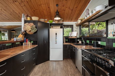 Photo of property in 3 Pamir Place, Welcome Bay, Tauranga, 3112