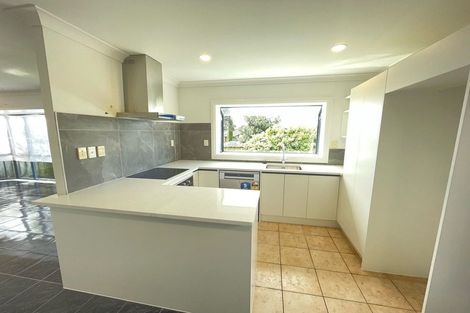 Photo of property in 2 Genesis Place, Flat Bush, Auckland, 2019