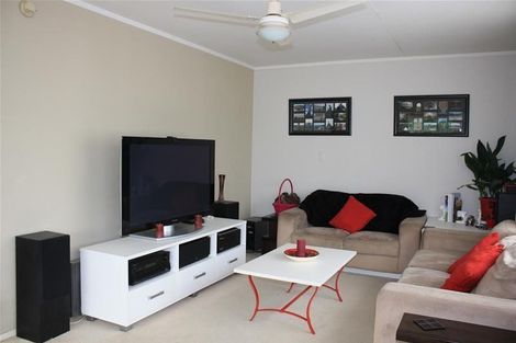 Photo of property in 26 Resolution Road, Welcome Bay, Tauranga, 3112