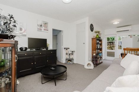 Photo of property in 2/100 River Road, Hamilton East, Hamilton, 3216
