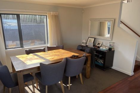 Photo of property in 129 Nicholson Road, Khandallah, Wellington, 6035