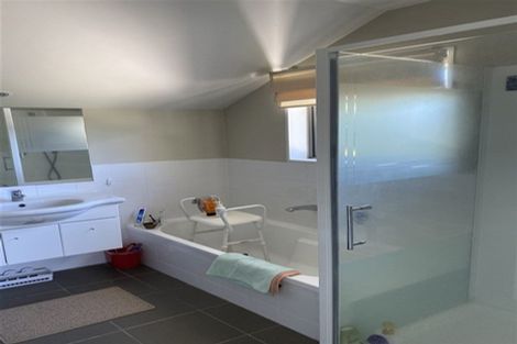 Photo of property in 207a Memorial Avenue, Burnside, Christchurch, 8053