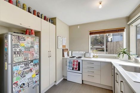 Photo of property in 15a Colchester Crescent, Newlands, Wellington, 6037