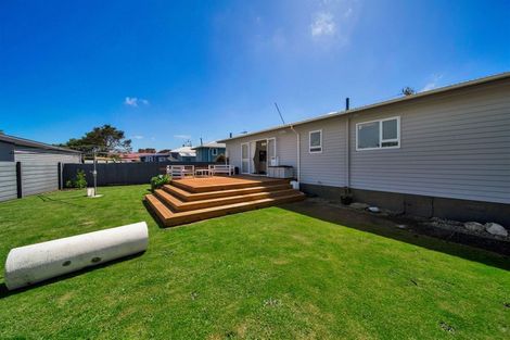 Photo of property in 1 Waihi Road, Hawera, 4610