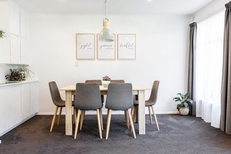 Photo of property in 2/201 Kenilworth Road, Mayfair, Hastings, 4122