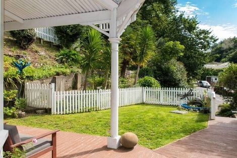 Photo of property in 32 Milton Road, Bluff Hill, Napier, 4110