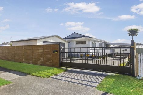 Photo of property in 369 Bucklands Beach Road, Bucklands Beach, Auckland, 2012