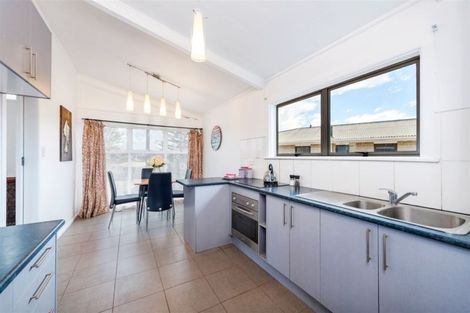 Photo of property in 6 Falkirk Street, Blockhouse Bay, Auckland, 0600