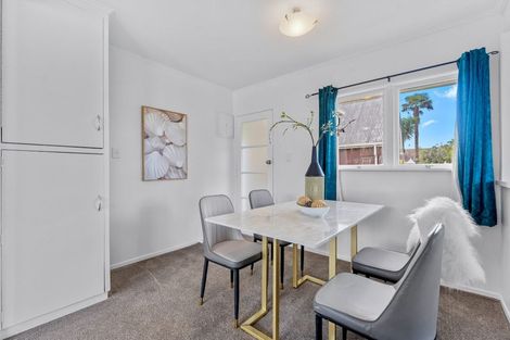 Photo of property in 2/24 Evelyn Place, Hillcrest, Auckland, 0627