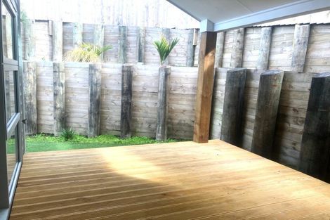 Photo of property in 49 Chamberlain Road, Massey, Auckland, 0614