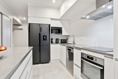 Photo of property in 62 Hobsonville Point Road, Hobsonville, Auckland, 0616