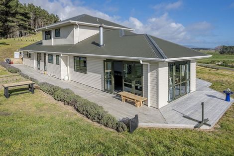 Photo of property in 100 Harakeke Road, Te Horo, Otaki, 5581