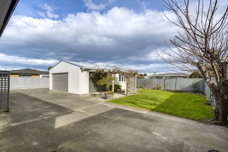 Photo of property in 17 Hinton Road, Taradale, Napier, 4112