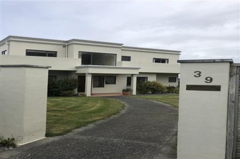 Photo of property in 39 Arahiwi Grove, Tirohanga, Lower Hutt, 5010