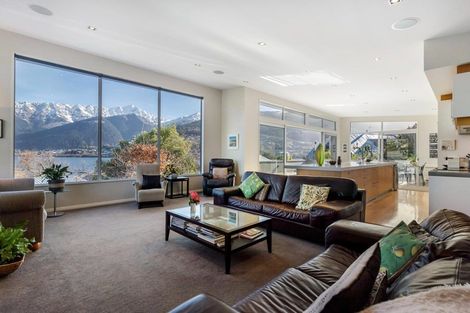 Photo of property in 37a Bay View Road, Kelvin Heights, Queenstown, 9300