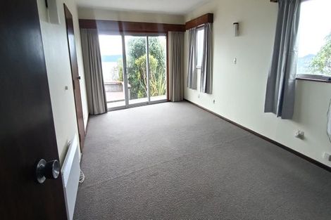 Photo of property in 5 Mataroa Avenue, Northland, Wellington, 6012