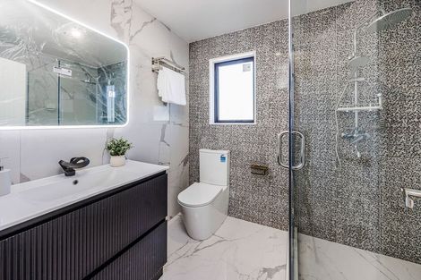 Photo of property in 38b Seymour Road, Sunnyvale, Auckland, 0612