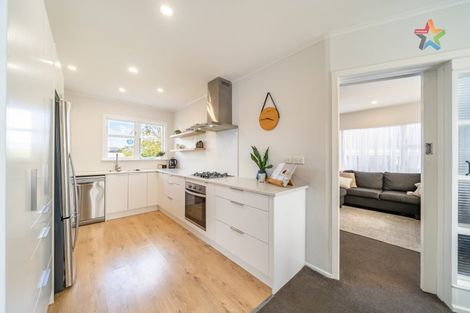 Photo of property in 33 Russell Road, Wainuiomata, Lower Hutt, 5014