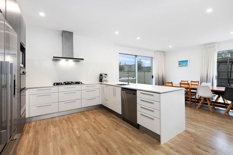 Photo of property in 11 Kukuwai Avenue, Red Beach, 0932