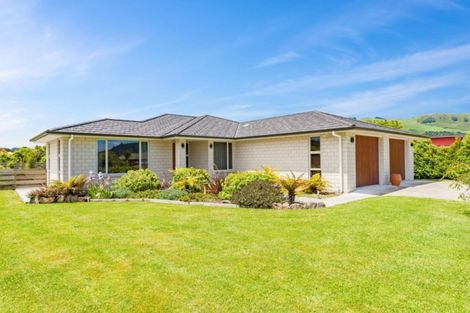 Photo of property in 94 Lisland Drive, Kinloch, Taupo, 3377