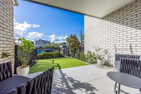 Photo of property in 7/18 Titoki Street, Te Atatu Peninsula, Auckland, 0610