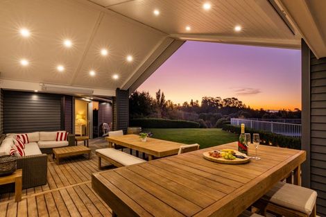 Photo of property in 12 Spur Road, Havelock North, 4130