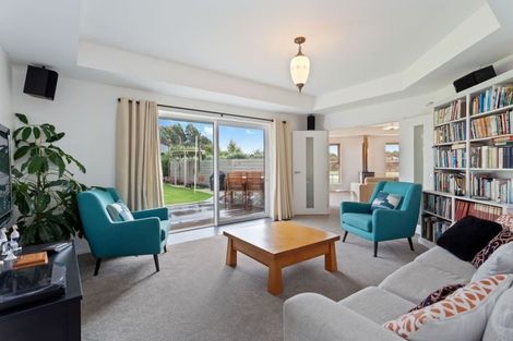 Photo of property in 8 Riverside Way, Amberley, 7410