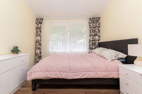 Photo of property in 99a Churton Drive, Churton Park, Wellington, 6037