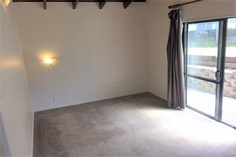 Photo of property in 15 Van Dyke Place, West Harbour, Auckland, 0618