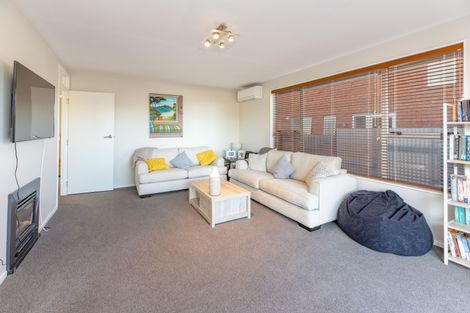 Photo of property in 523 Marine Parade, South New Brighton, Christchurch, 8062