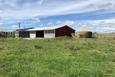 Photo of property in 72 Mountain Road, Sentry Hill, New Plymouth, 4373