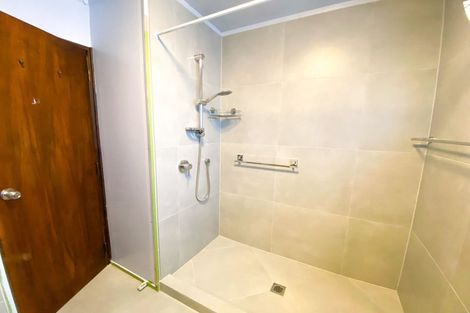 Photo of property in 18 Woodhouse Place, West Harbour, Auckland, 0618