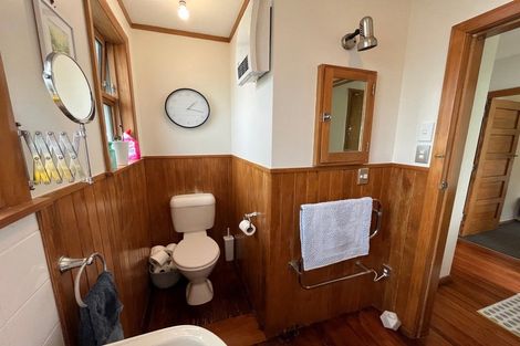 Photo of property in 7 Montgomery Avenue, Karori, Wellington, 6012