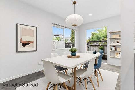 Photo of property in 17 Buisson Glade, West Harbour, Auckland, 0618