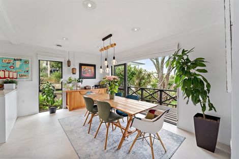 Photo of property in 2/2 Parr Terrace, Castor Bay, Auckland, 0620