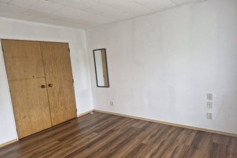 Photo of property in 2/27 Hutchinson Avenue, New Lynn, Auckland, 0600