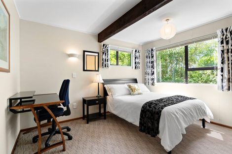 Photo of property in 4 Bushland Grove, Paparangi, Wellington, 6037