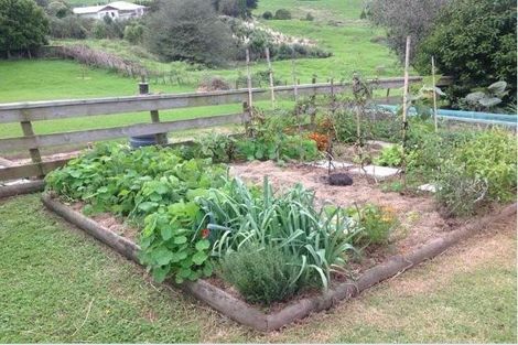 Photo of property in 17 Doctors Hill Road, Maungaturoto, 0520