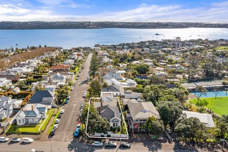 Photo of property in 215 Jervois Road, Herne Bay, Auckland, 1011