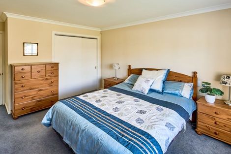 Photo of property in 20a Redwood Avenue, Tawa, Wellington, 5028