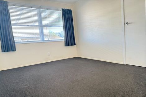 Photo of property in 6 Knox Road, Swanson, Auckland, 0612