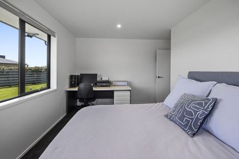 Photo of property in 8 Tikorangi Road East, Tikorangi, 4383