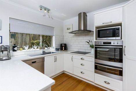 Photo of property in 2/46 Heathcote Road, Castor Bay, Auckland, 0620