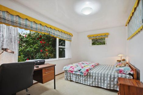 Photo of property in 33 Nevada Avenue, Pakuranga Heights, Auckland, 2010