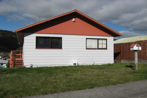 Photo of property in 3 Naseby Grove, Wainuiomata, Lower Hutt, 5014