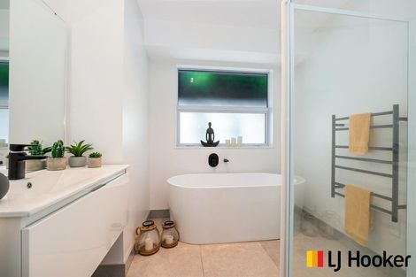 Photo of property in 48 Hillpark Drive, Pokeno, 2402