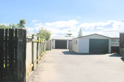 Photo of property in 10b Redditch Place, Papamoa Beach, Papamoa, 3118